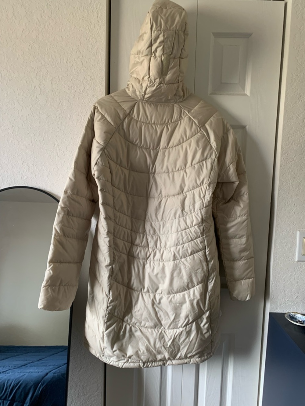 Columbia Women's Light Cream Long Puffer Hooded Coat  Jacket Size Large - Picture 2 of 8